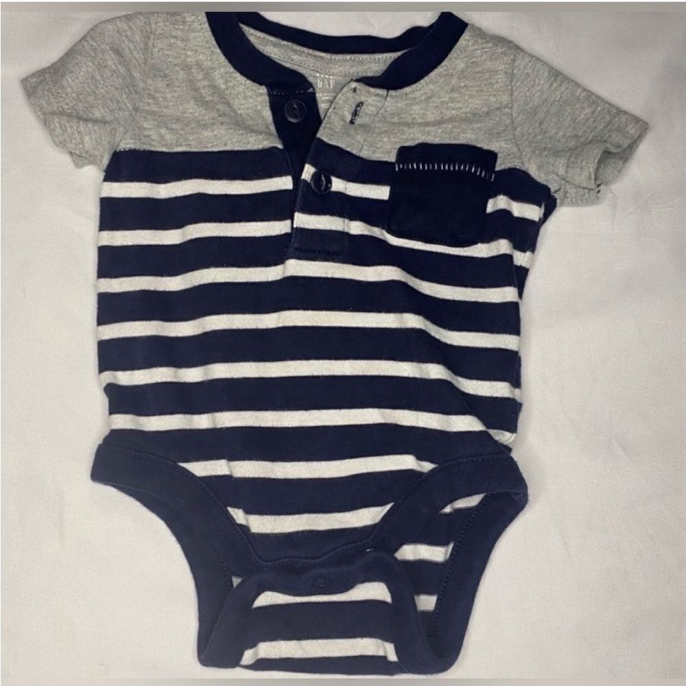 Gap striped Onsie Size 0-3M